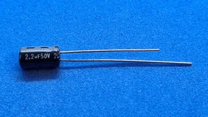 20 x Mini-Elko, radial, 2,2µF (2,2uF)/50V/85°C, Jamicon SS, Ø4x7mm - Bild 1 von 1