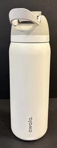 Botella de agua Owala 32 oz acero inoxidable gris crema sorbo gratis - Imagen 1 de 10