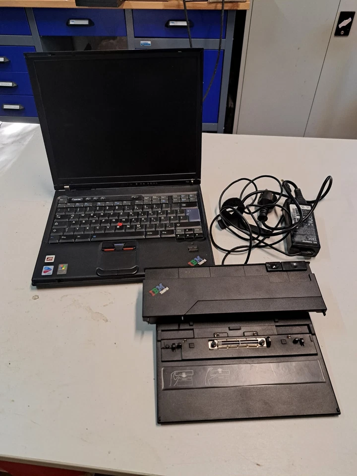 Lenovo Thinkpad T43 2668 Inkl. Sation Netzteil  - Bild 1 von 4