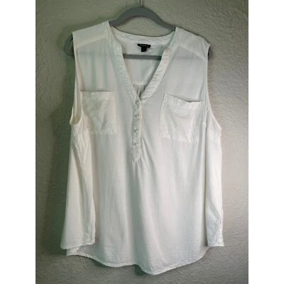 Top sin mangas tórrido bolsillos abotonados blanco talla grande 18/20 Foto 1 de 4