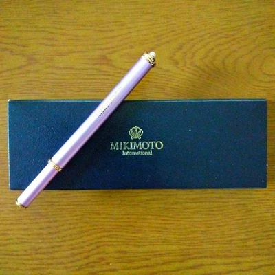 Bolígrafo push-out con perla plata rosa ☆ MIKIMOTO Foto 1 de 4