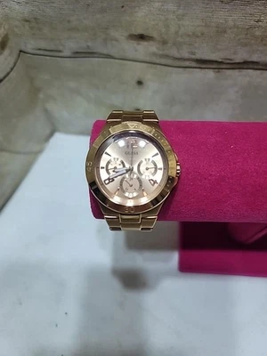 Reloj deportivo GUESS Active Shine multifunción oro rosa para mujer - casi como nuevo  Foto 1 de 4