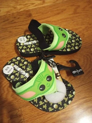 Nuevas sandalias Baby Yoda con etiquetas talla 5/6 diapositivas Star Wars The Mandalorian chanclas Foto 1 de 3