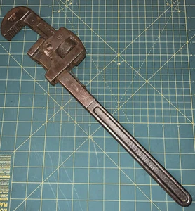 VINTAGE TRIMONT MFG CO 18" PIPE WRENCH ROXBURY MA Very Nice - Picture 1 of 9
