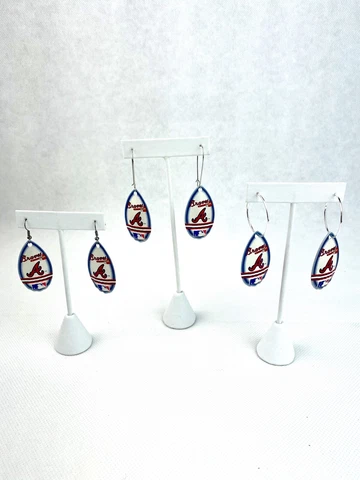 MLB Atlanta Braves Vintage Teardrop Spinner Women’s Earrings Cover