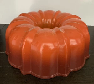 Sartén de tubo acanalada Bundt de colección productos de aluminio Northland Ombre naranja EE. UU. - Imagen 1 de 4