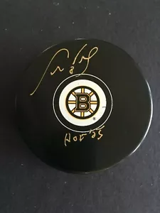 CAM NEELY AUTOGRAPHED BRUINS PUCK W/ "HOF 05" INSCRIPTION  J.S.A. AUTHENTICATED - Picture 1 of 4