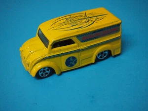 Mattels Hot Wheels 1:64 Red Line Racing Dairy Delivery - Picture 1 of 3