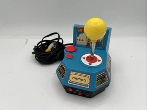 Sistema de juego Ms. Pac-Man 5 en 1 Namco Plug and Play juegos de TV de Jakks Pacific  - Imagen 1 de 6