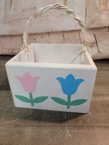 Easter wooden white floral basket AS IS Decor figure Cover