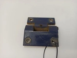 Mercedes-Benz W114 W115 1975 Left Front door lower hinge PUM34390 - Picture 1 of 10