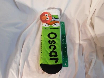15" Adulto Oscar Grouch CARA Nombre Verde Sherpa Calcetines Calle Sésamo Pisada Parte Inferior Foto 1 de 4