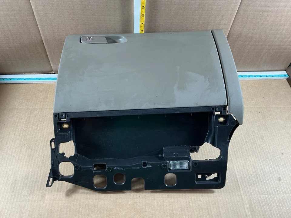 Audi A5 S5 2008-2016 salpicadero guantera compartimento de almacenamiento 8K1880302C fabricante de equipos originales Foto 1 de 4