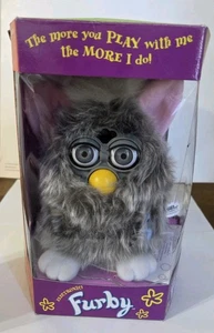 Tiger Furby 70-800 elektronisches interaktives Spielzeug SAUBER für Teile graues Fell & Augen - Bild 1 von 15