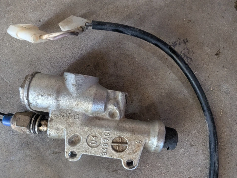 Cilindro maestro trasero KTM Brembo 2000-2005 250 400 450 520 525 SX EXC MXC 848901 Foto 1 de 1