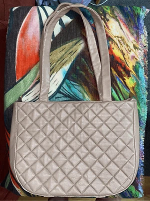 Bolso de hombro HOBO Carver acolchado de cuero marrón Foto 1 de 4