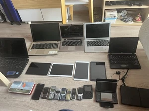 Plusieurs Ordinateur , Tablette Et Anciens Téléphone À Vendre Le Lot, La Pièce - Photo 1/1