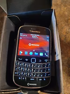 (Grade A) BLACKBERRY BOLD 9900 8GB cell phone (carrier: Rogers, Fido) - Picture 1 of 16