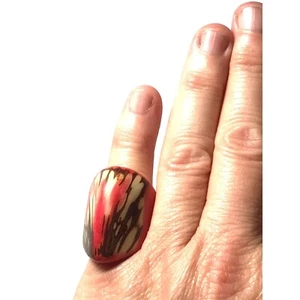 Hellroter Tagua Nuss Ring Nachhaltig Vegan Elfenbein Handarbeit Boho Bio Gr. 8 - Bild 1 von 7