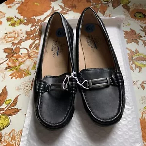 Women’s Slip On Shoes - Picture 1 of 4