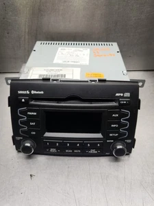 Receptor de radio de tablero Kia Sorento 2011-2013 AM-FM-CD-MP3 satélite OEM 96140-1U201 - Imagen 1 de 16
