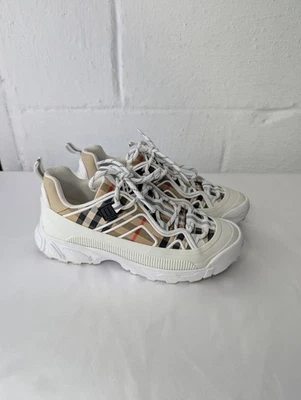 Tênis Burberry Feminino Arthur Low Top Branco Nova Check EUA 5 UE 35 - Imagem 1 de 4