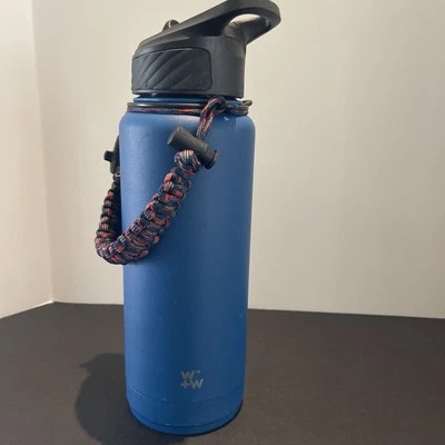 Bottiglia d'acqua in acciaio inox W+W 48 oz usata in ottime condizioni - Immagine 1 di 4