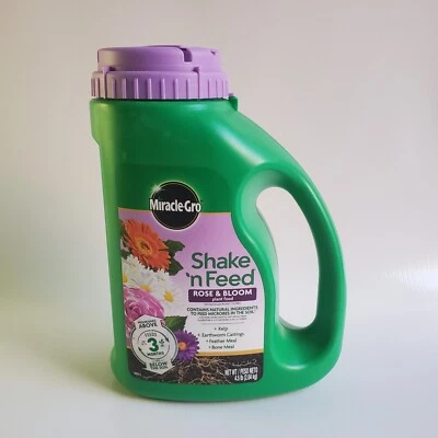 Корм для растений Miracle-Gro Shake 'n Feed Rose & Bloom - 4,5 фунта - кормится 3+ месяца - Изображение 1 из 2