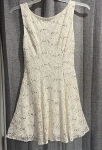 Abito B. Darlin bianco sporco pizzo e paillettes taglia 7/8 zip schiena bassa senza maniche usato in ottime condizioni - Foto 1 di 6