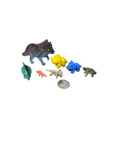 Zufälliges Dinosaurier Spielzeug Set 7 mit größeren Triceratops 4 - Bild 1 von 9