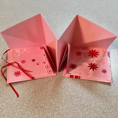 NUEVO HECHO A MANO Acordeón Foto Memoria Libro de Regalo con Corbata de Cinta. Flor de Navidad Foto 1 de 4