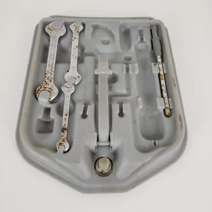BMW E30 Trunk Tool Kit Box Storage Tray 71111128913 1128911 - Bild 1 von 11