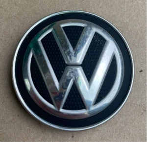 Volkswagen OEM Chrome on Black Center Cap #560601171B - Picture 1 of 2