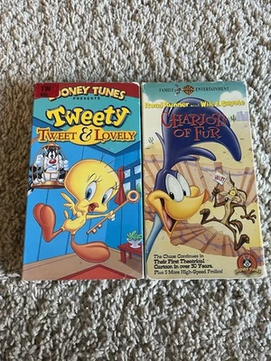 2 Looney Tunes VHS Road Runner Chariots Of Fur Tweety Tweet & Lovely Lot Foto 1 de 4