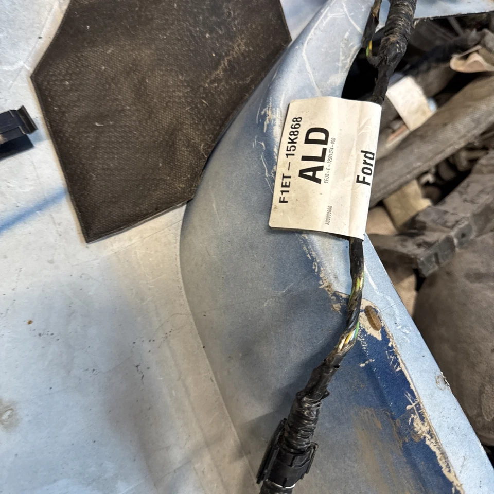 GENUINE FORD FOCUS REAR BUMPER PARKING SENSOR WIRING LOOM & SENSORS JX6T-15K868 - Image 1 of 1