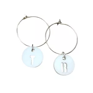 Weinglas Charms Buchstabe Initiale Monogramm Unikat Geschenk für Cocktail Martini Liebhaber - Bild 1 von 9