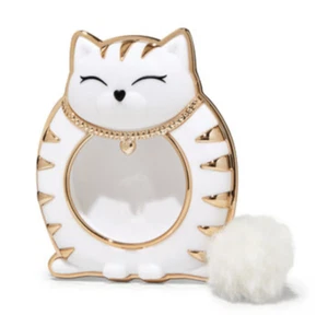 Bath & Body Works WEISS & GOLD HALSKETTE KÄTZCHEN SCHIRMMÜTZE CLIP AUTO DUFTHALTER - Bild 1 von 8