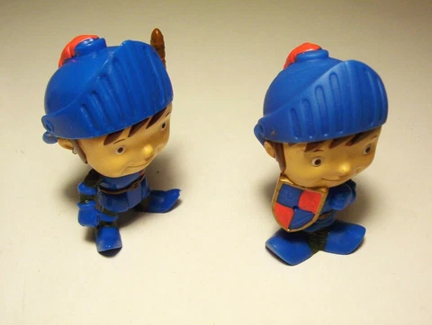 2 Mike the Knight Action Figure Glendragon Castle Replacement Mattel 2012 Cover