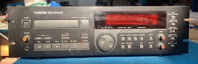 TASCAM DA-30 MKII Registratore DAT di fascia alta High-End Dat-Recorder Foto 1 de 4