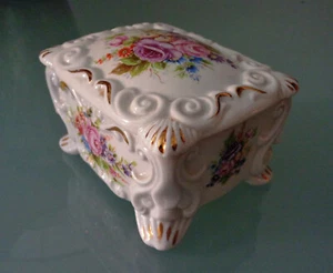 Scatola portagioie in fine ceramica Capodimonte decoro rose rosa fiori gialli  - Bild 1 von 9