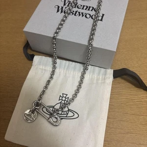 Vivienne Westwood Silver Safety Pin Necklace Used with Box/Dust Bag - Picture 1 of 6