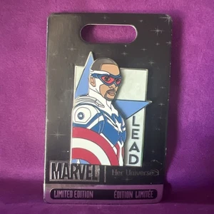 2022 Disney Parks Marvel Sam Wilson Captain America Her Universe Pin LE 1000 - Bild 1 von 3