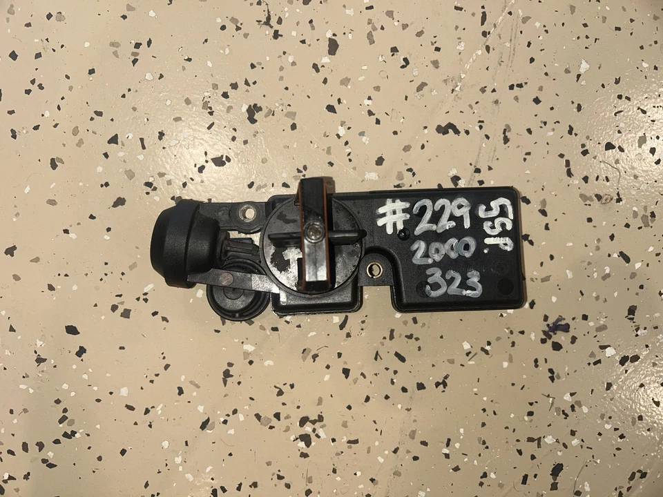 BMW E46 E53 E60 E83 E85 325i 330i 530i Z3 Z4 X3 X5 Z3 Z4 X3 DISA VALVE - Image 1 of 4