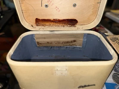 Vintage Lady Baltimore Train Case – Cream Hard Shell Makeup Case - Image 1 of 4