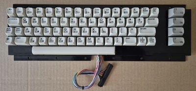 *** MITSUMI KEYBOARD for COMMODORE 64 Computer with VIDEO | GENUINE PART *** - Image 1 of 2