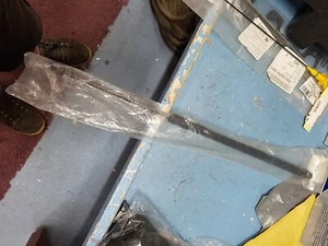 GENUINE NEW VW PASSAT ESTATE 2014 on TAILGATE HOLD UP RAM STRUT 3G9827550B - Picture 1 of 2