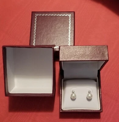 Nuevos pendientes perforados Helzberg de plata de ley 925 de 7 mm con perla abd circonita cúbica Foto 1 de 4