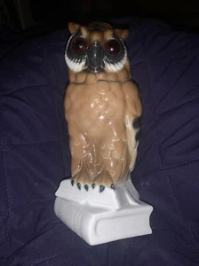 Estatuilla de porcelana vintage de búho Gerold porcelana en pila de libros con Alemania - Imagen 1 de 7
