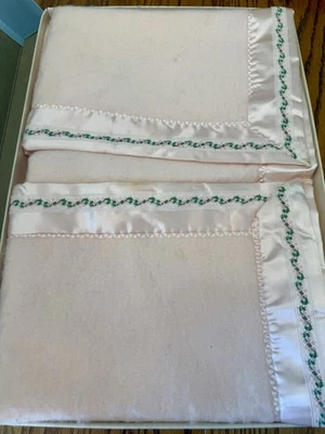 Manta bebé rosa vintage Quiltex borde sedoso satinado estampado encuadernación nueva EE. UU. 50x36 Foto 1 de 4