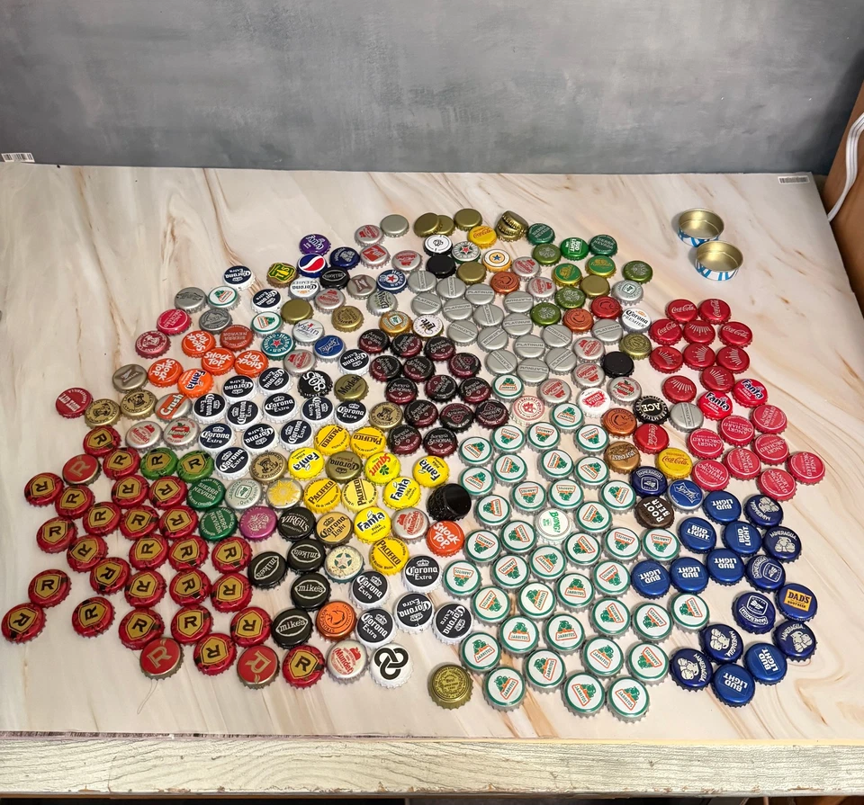 Lote de más de 255 tapas de botellas lote mixto, cerveza, refrescos, agua mineral, etc. marcas múltiples Foto 1 de 4